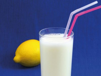Bebida láctea de limón